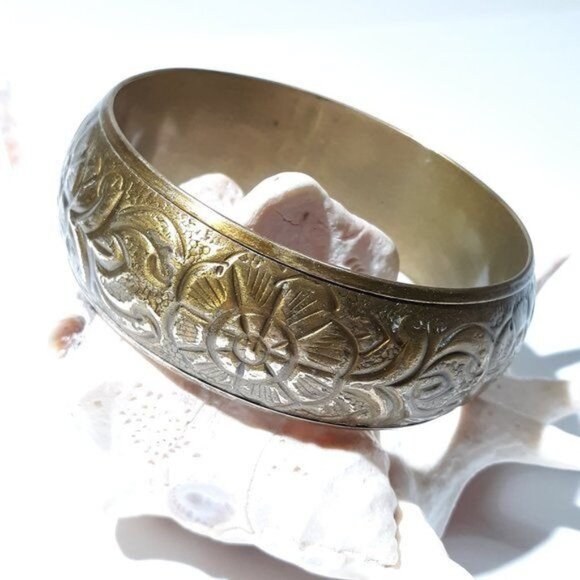 Vintage Floral Engraved Brass Bangle Bracelet - Picture 1 of 6